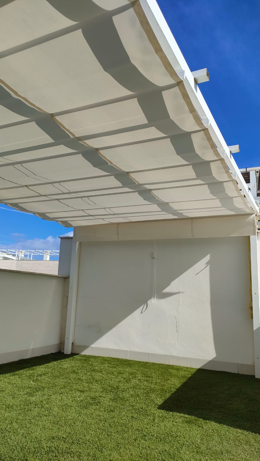 Toldo Palillería Aneas – Dos columnas