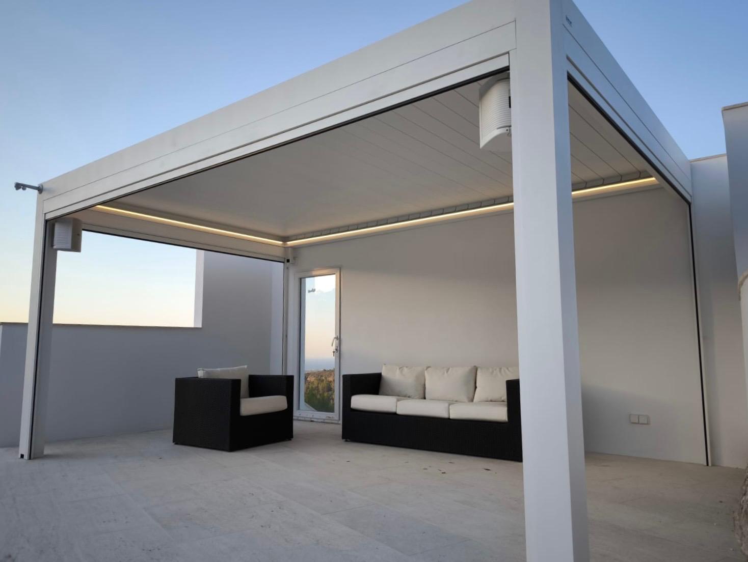 Pérgola Bioclimática P-150 – 2 columnas con LED perimetral